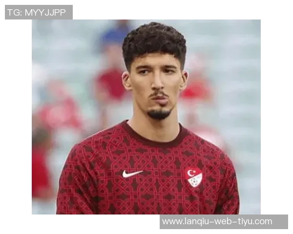 巴延德尔强调土耳其队士气高涨无论谁上场都将全力以赴争胜 巴延德尔强调土耳其队士气高涨无论谁上场都将全力以赴争胜