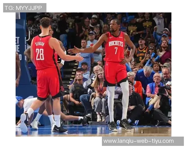 詹姆斯谈双塔阵容稀缺性火箭雄鹿骑士或成例外球队